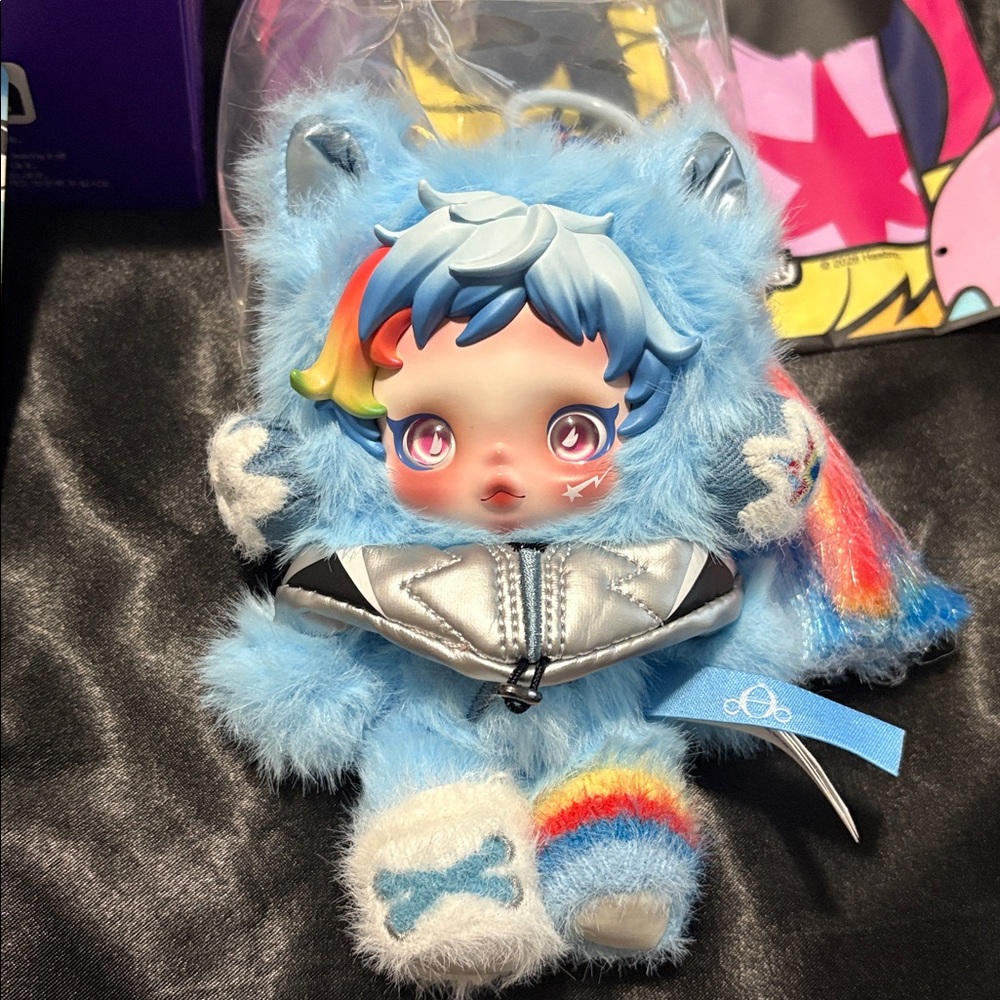 POP MART My Little Pony Blue Rainbow Skullpanda Plush Pendant- Rainbow Dash - Picture 4 of 8